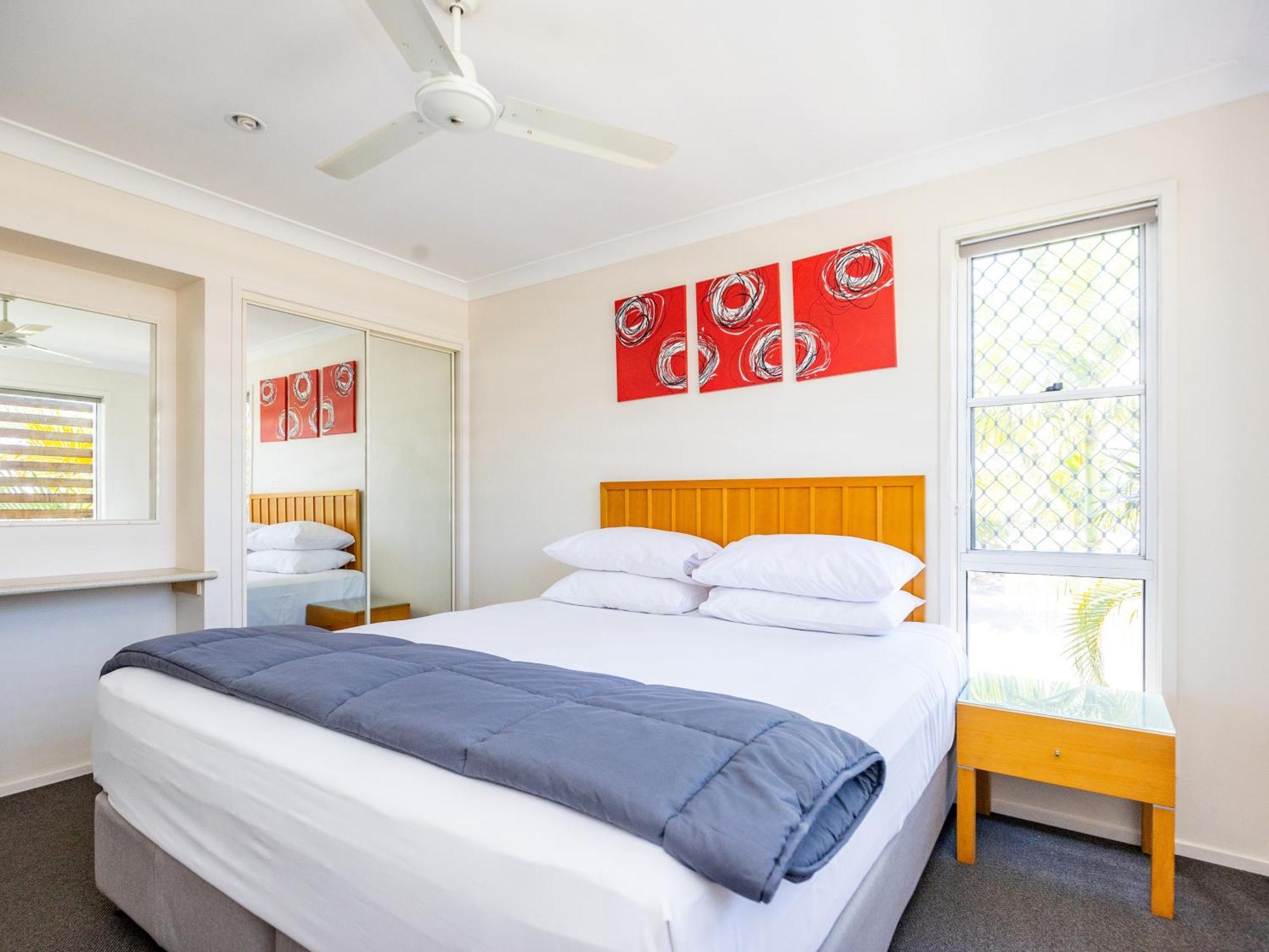 Nrma Treasure Island Holiday Resort Gold Coast Room photo